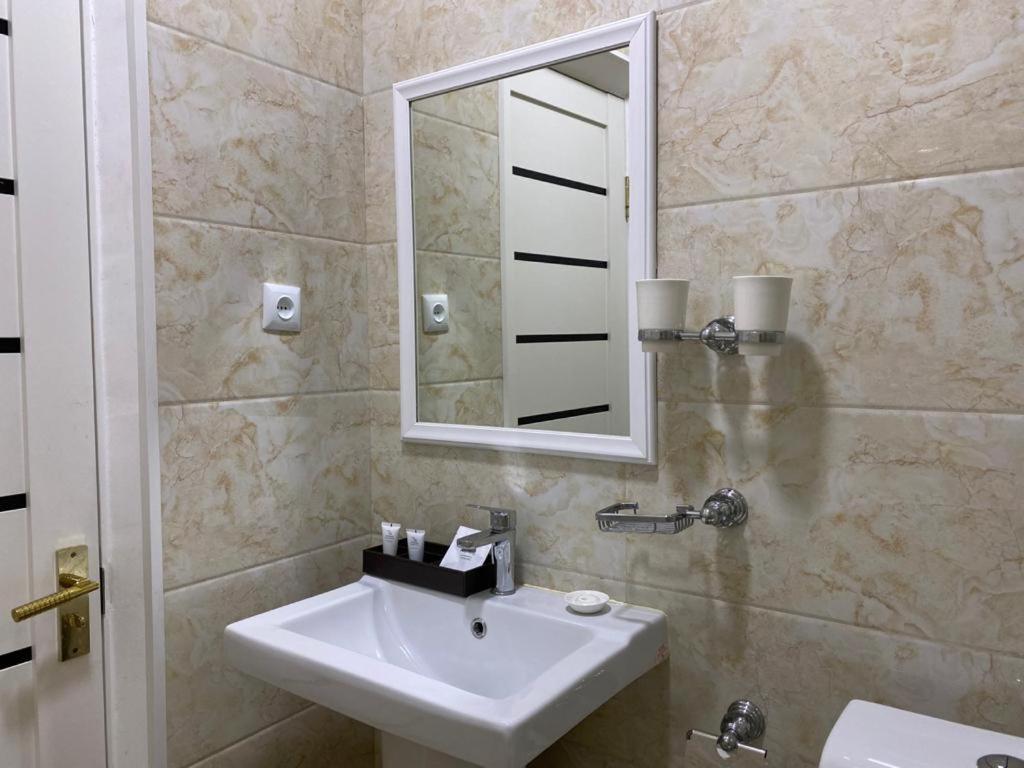 Comfort Hotel Turkistan Kültér fotó
